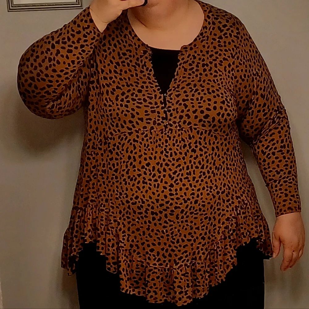 Plus-Size Henley Style Top!!! - Picture 2 of 6